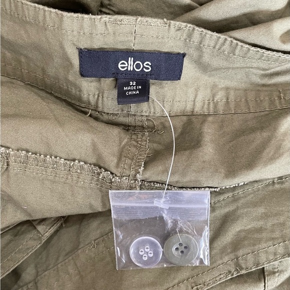 Ellos Women's Plus Size Stretch Cargo Capris size 32 3X casual army green  NWOT - Picture 6 of 16